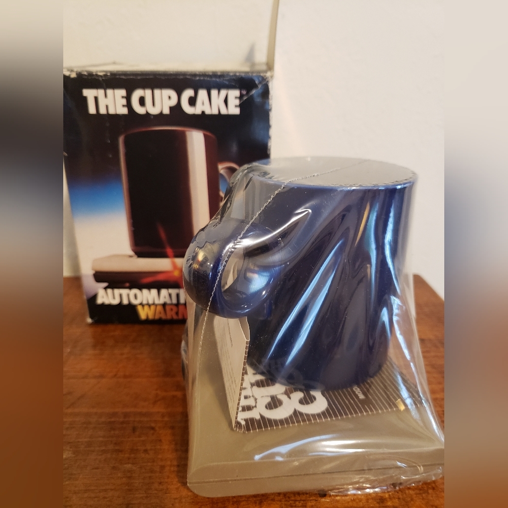 Collectable Vintage The Cup Cake Automatic Coffee Warmer New in Original Box